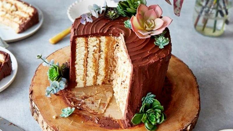 Вертикальный торт пень с кофейным и шоколадным кремом