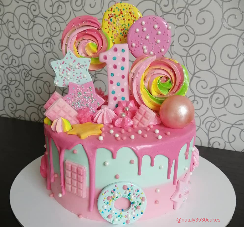Яркий торт на годик девочке на день рождения