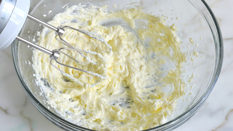 Крем сливочное масло со сгущенным молоком для торта Наполеон