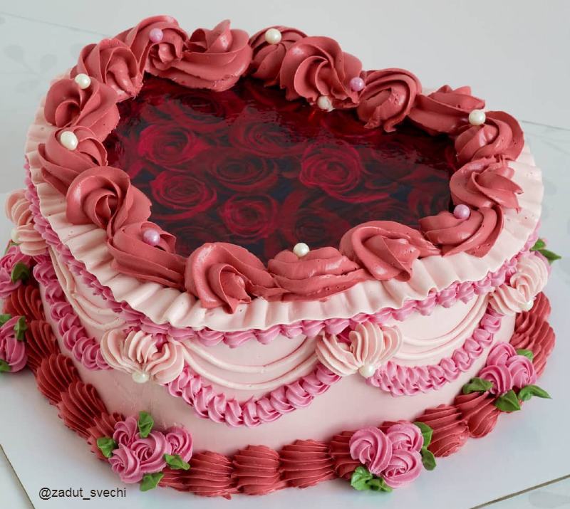 Торт сердце букет роз кремовый женщине на день рождения