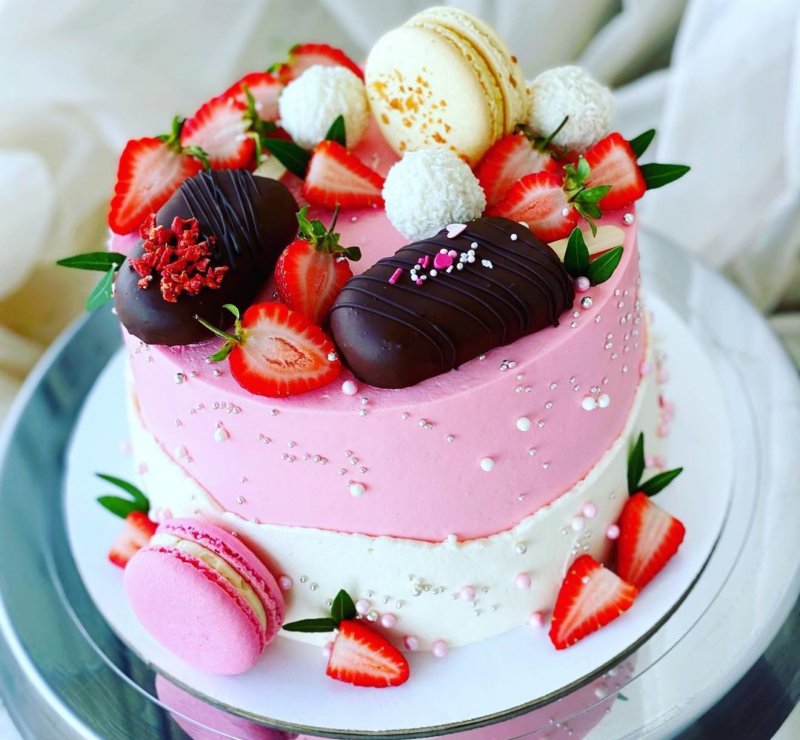 Вкусный торт Рафаэлло женщине на день рождения