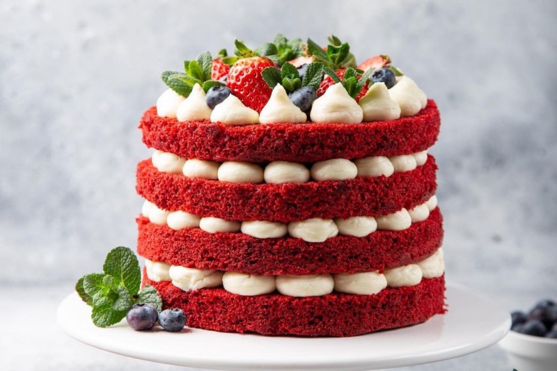Торт Красный бархат клубничный с муссом и желе - открытый торт