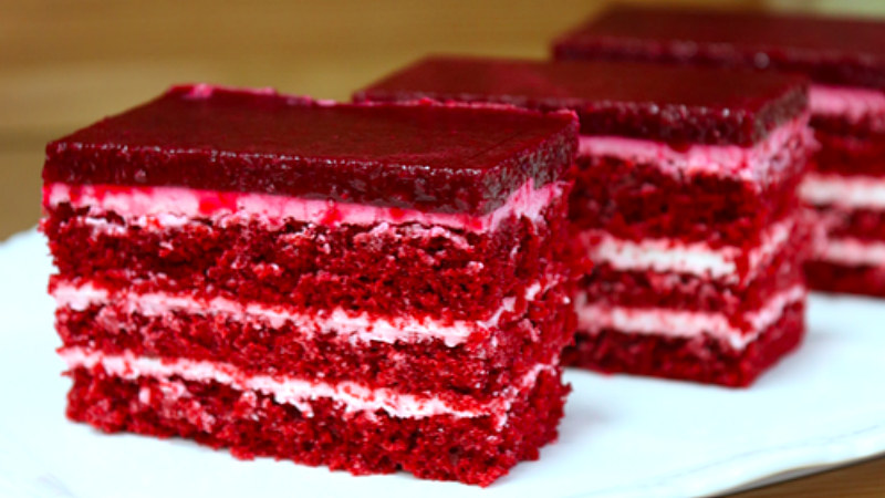 Торт Красный бархат с вишней
