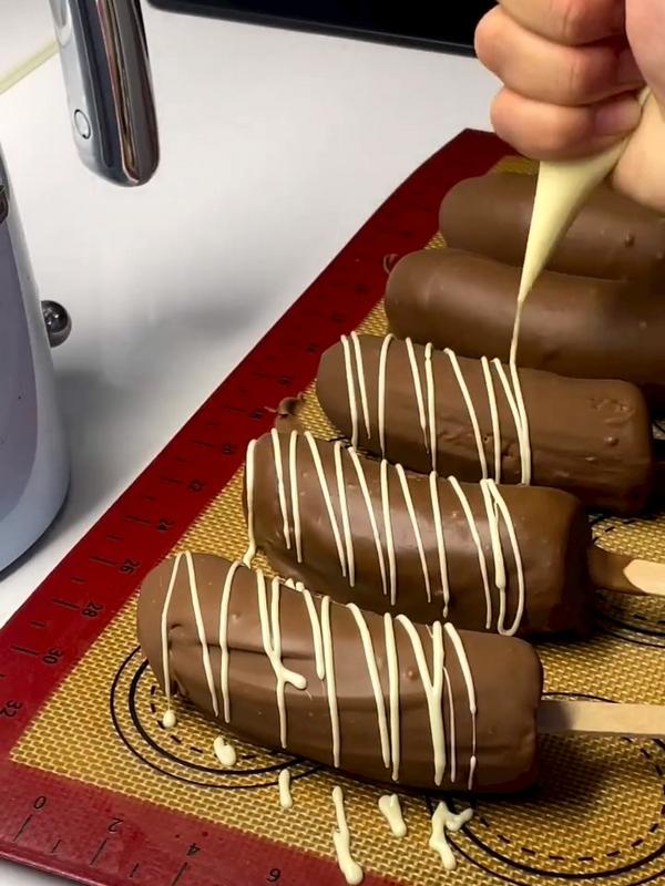 Замороженные бананы в шоколаде